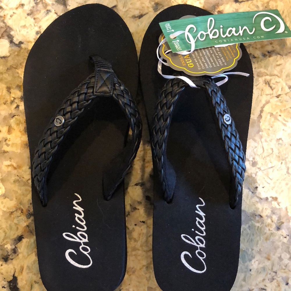 Ladies black flip flops with leather, size 9